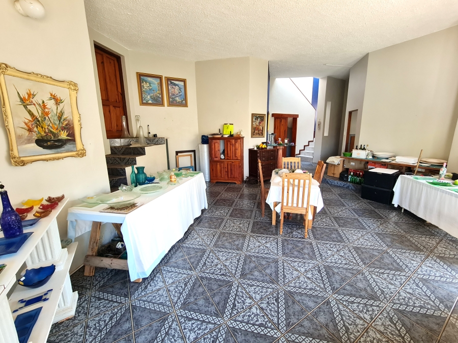 5 Bedroom Property for Sale in Wavecrest Eastern Cape